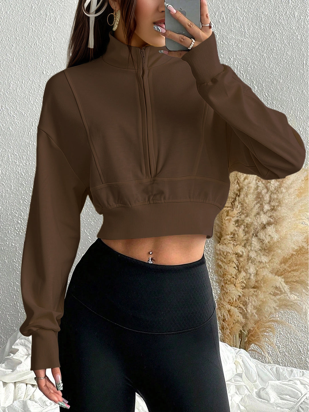 Damen kurzes Stehkragen-Sweatshirt mit halbem Reißverschluss, tailliertem Rippenbund und Daumenloch-Ärmeln Shop Nory