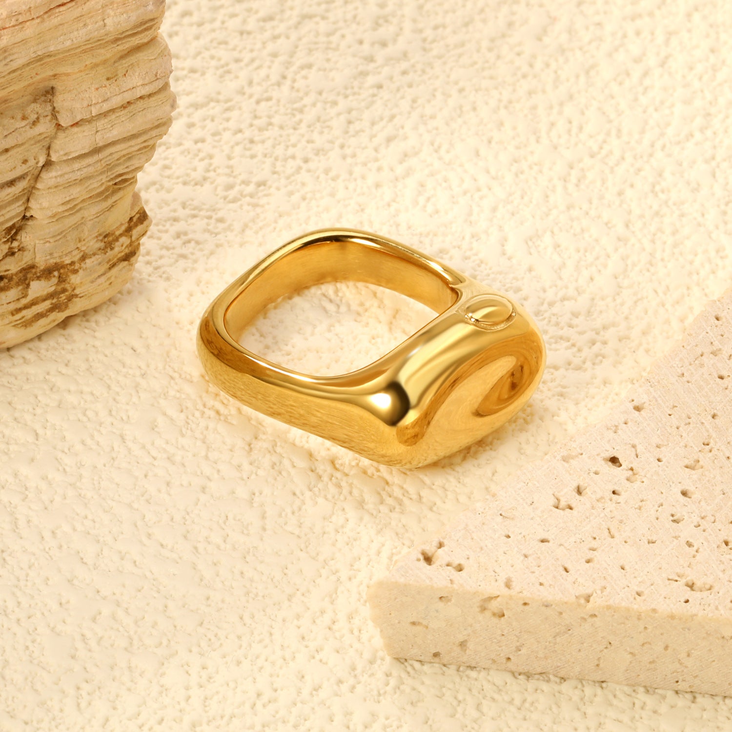 Damen modischer Ring aus hochwertigem Edelstahl mit geschwungenem Design Shop Nory