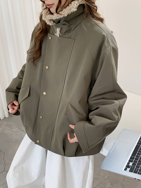 Damen Oversize-Kurzjacke mit Teddykragen und Pattentaschen Shop Nory