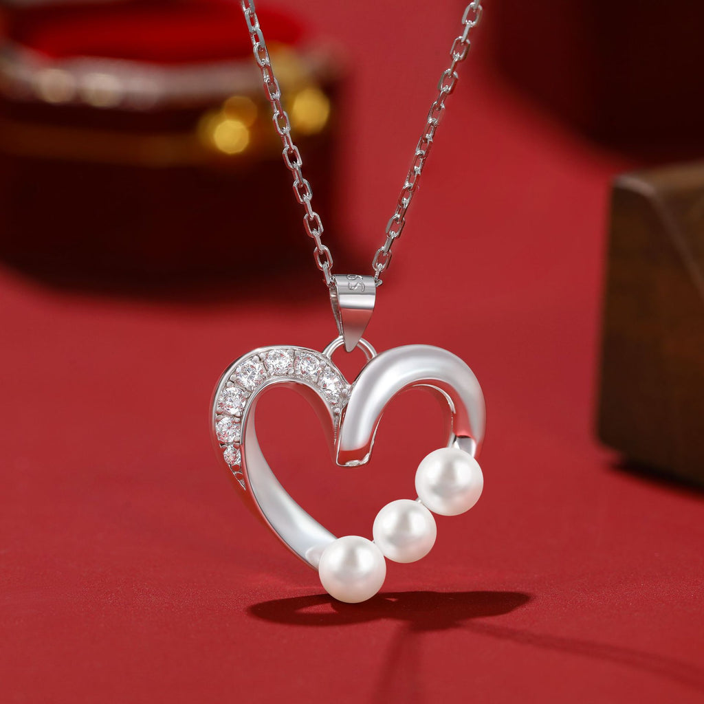 Damen Halskette mit funkelnden, facettierten Edelsteinen und zartem Design Shop Nory
