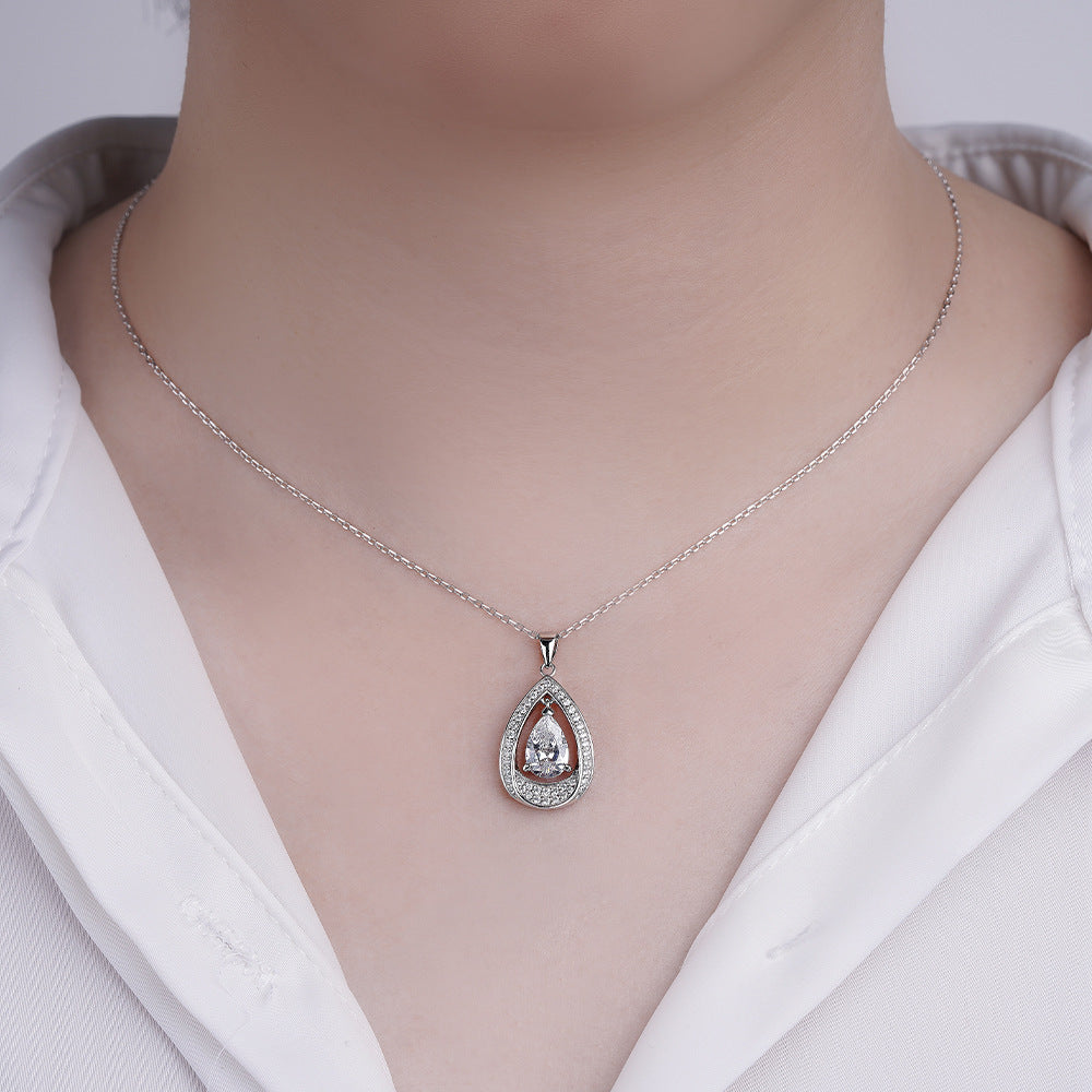 Damen eleganter Tropfen-Verlobungsring mit kunstvollem Zirkonia-Besatz Shop Nory