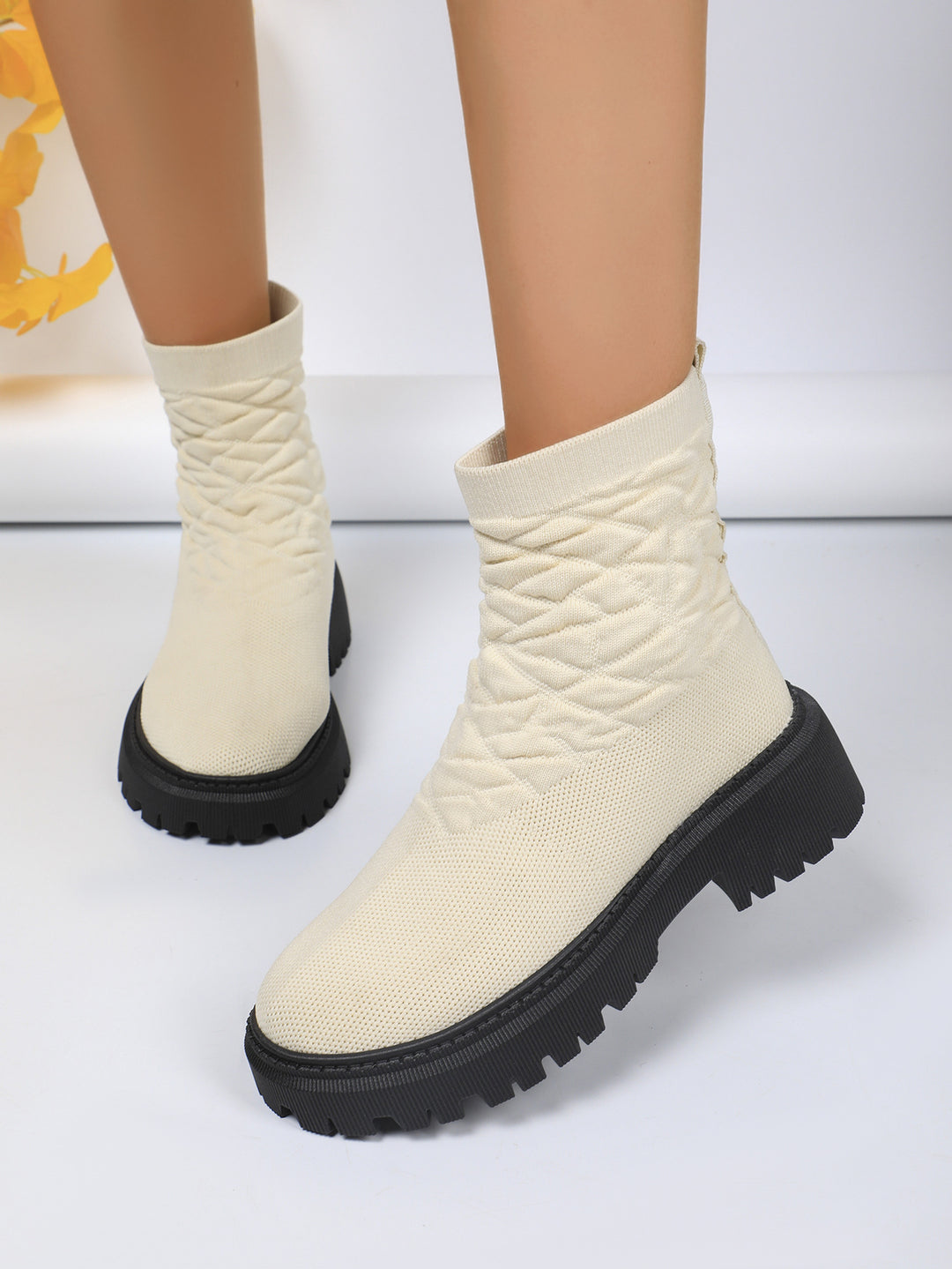 Damen Strick-Sockenboots mit geometrischer Stepp-Optik und klobiger Lug-Sohle Shop Nory