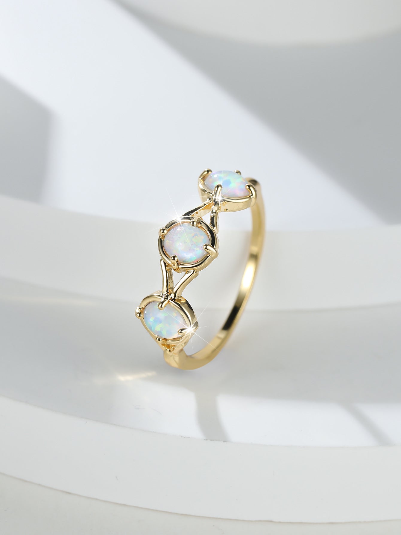 Damen Ring mit funkelndem Opal und elegantem Zirkonia-Design Shop Nory