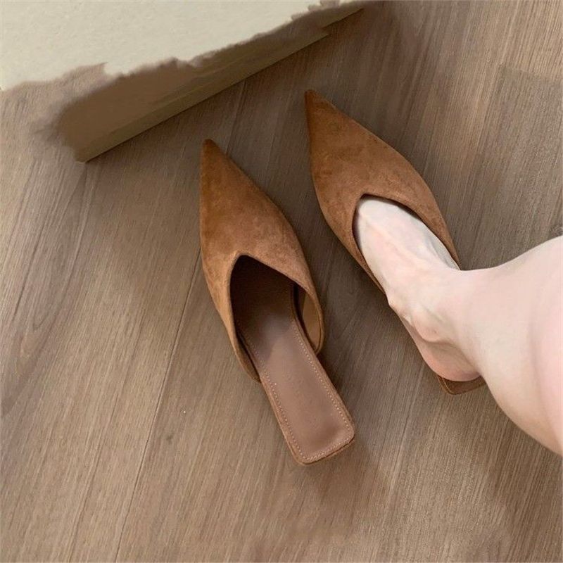 Damen spitze Mules mit elegantem Schnitt