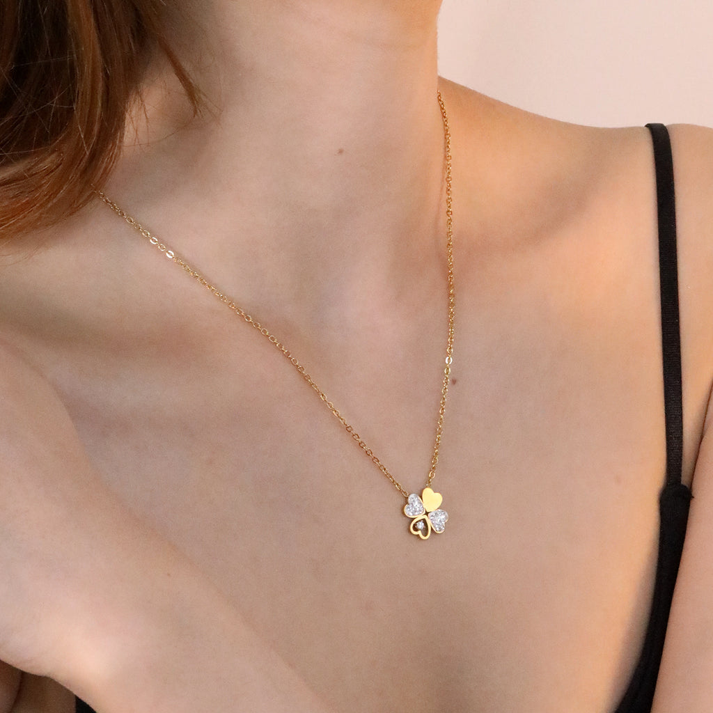 Damen Halskette mit Herzanhänger und funkelnden Zirkonia Shop Nory