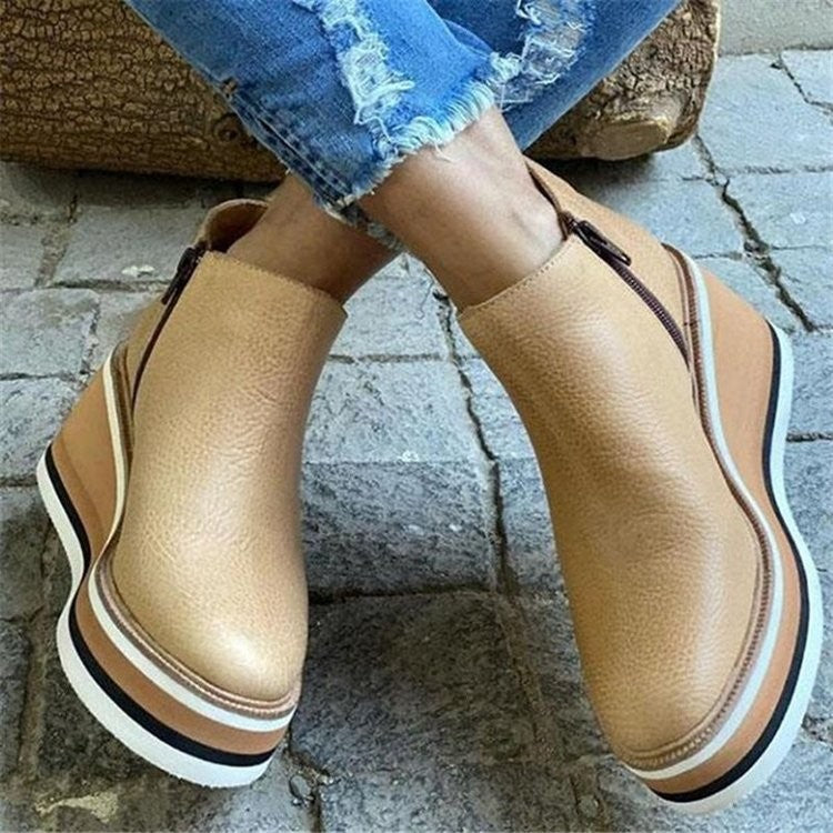Damen Keilabsatz-Stiefelette aus strukturiertem Leder mit elastischem Einsatz und rutschfester Plattformsohle Shop Nory