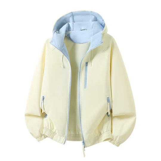Damen Leichte Kapuzen‑Shelljacke im Urban‑Look mit kontrastfarbenem Futter, Reißverschlusstaschen und elastischem Bund Shop Nory