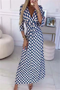Damen Maxikleid mit modernem Punktenmuster und eleganter Wickeloptik Shopnory