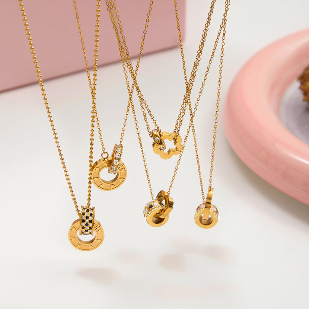 Damen Halskette mit floralen Anhängern und Zirkonia Shop Nory