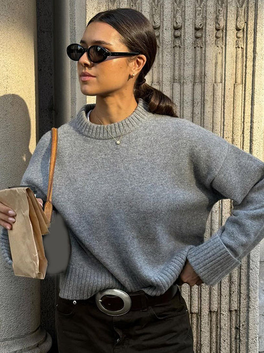 Damen Weicher Oversize-Strickpullover mit Rundhals, verlängerten Bündchen und geripptem Saum Shop Nory