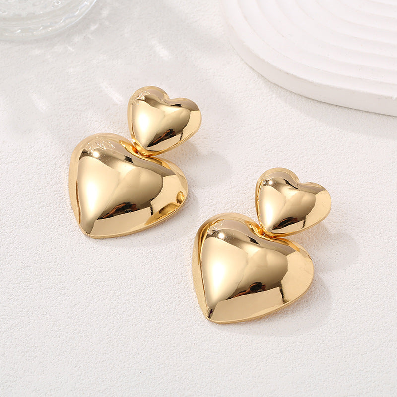 Damen Ohrstecker im eleganten, strukturierten Golddesign Shop Nory