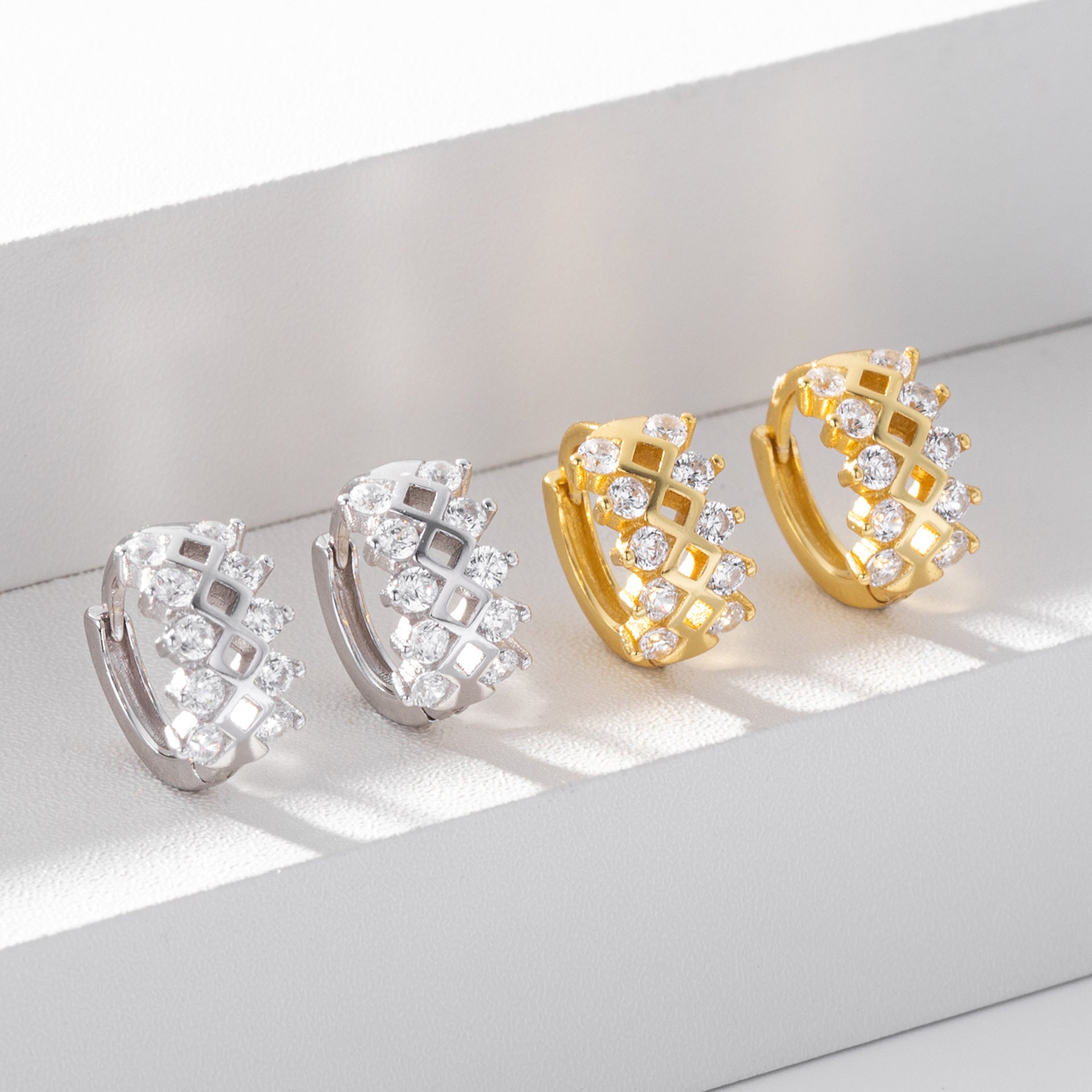 Damen Ohrringe mit elegantem Zirkonbesatz und hochwertigem 925 Sterlingsilber Shop Nory