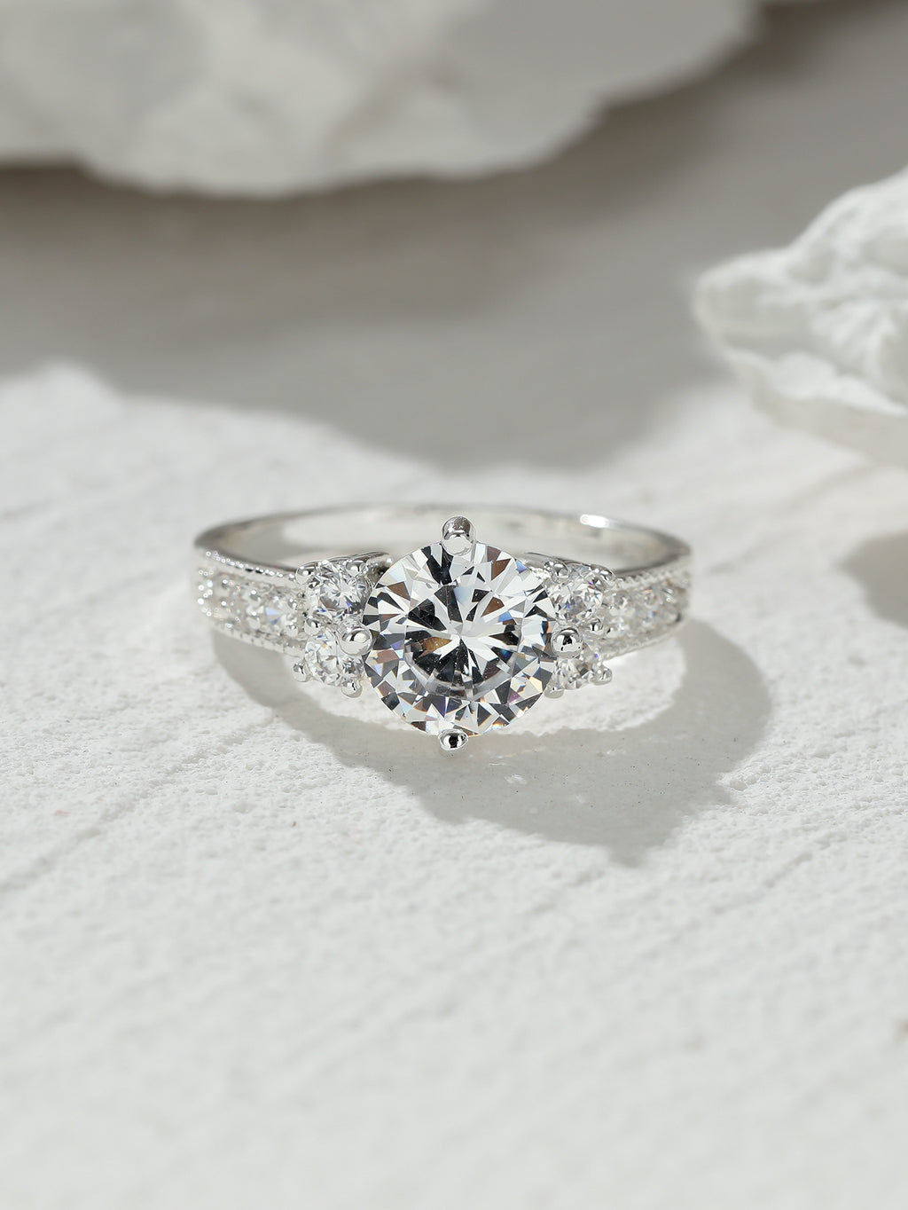 Damen Ring mit extravaganten Zirkonia-Einsätzen und funkelndem Rosenquarz Shop Nory