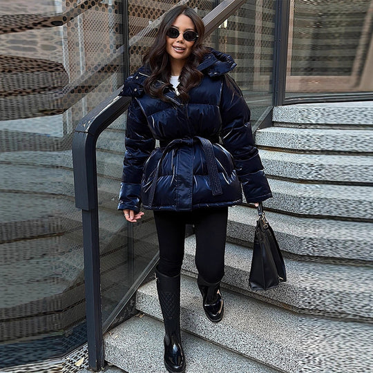 Damen wattierte Kapuzen-Steppjacke mit Taillengürtel Shop Nory