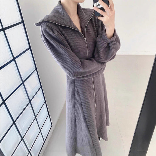 Damen Geripptes Strick-Midikleid mit Reißverschlusskragen und ausgestelltem Rock Shop Nory