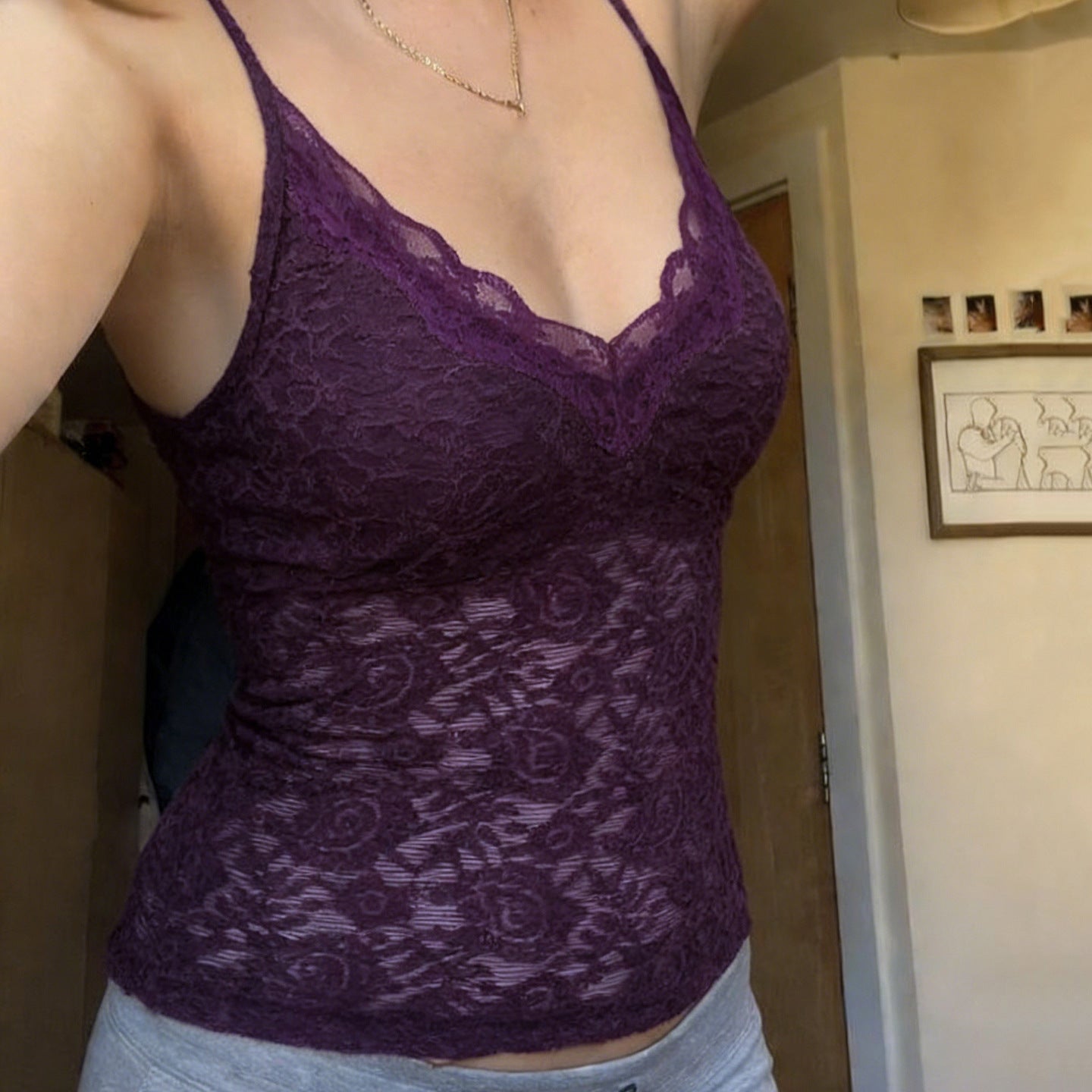 Damen Spitzen-Cami-Top mit verstellbaren Trägern und V-Ausschnitt