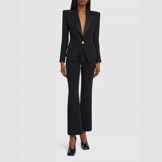 Damen Figurnaher Smokingblazer im Tailoring mit betonter Schulter und goldener Zierknopfleiste Shop Nory
