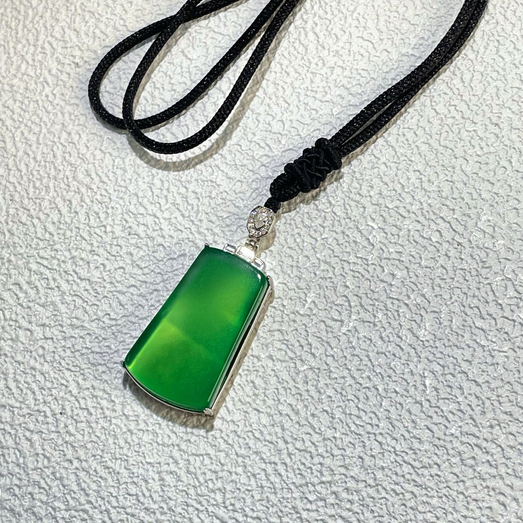 Damen Halskette mit kunstvollem Jade-Anhänger aus hochwertigen Materialien Shop Nory