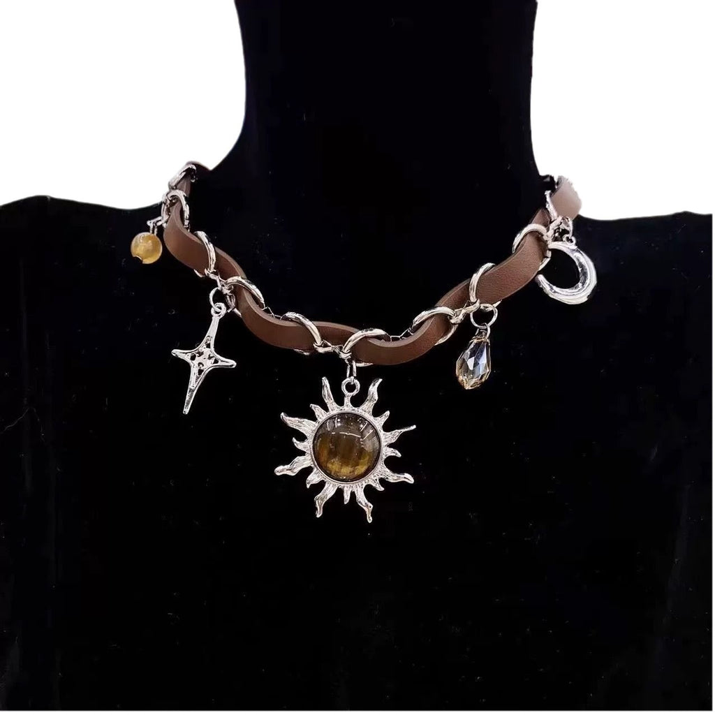 Damen Halskette mit einzigartigem Sonnen-Design und handgefertigten Elementen Shop Nory