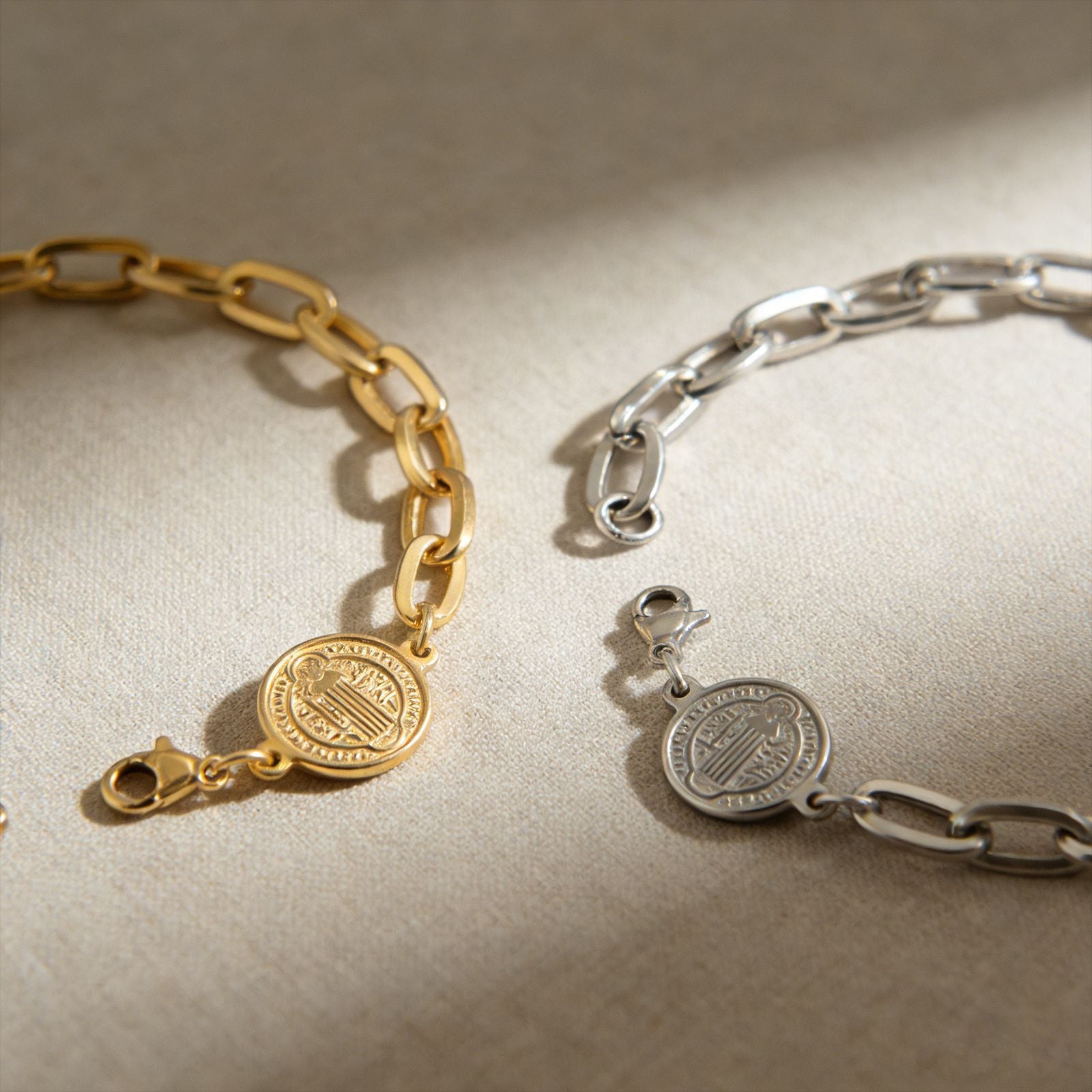 Damen Gliederarmband mit symbolischem Medaillon Shop Nory