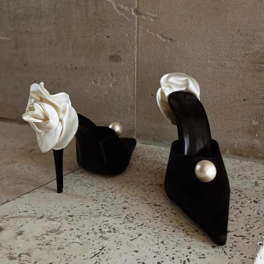 Damen Spitz zulaufende Mules mit Dekorperle, Rüschen-Fersenband und Schnürriemen Shop Nory