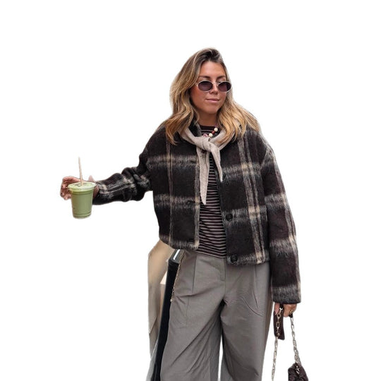 Damen Kurze karierte Bouclé‑Jacke mit kastiger Silhouette und Knopfleiste Shop Nory