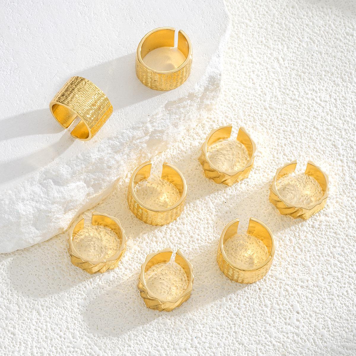 Damen Ring-Set mit strukturiertem Design und glänzenden Oberflächen Shop Nory