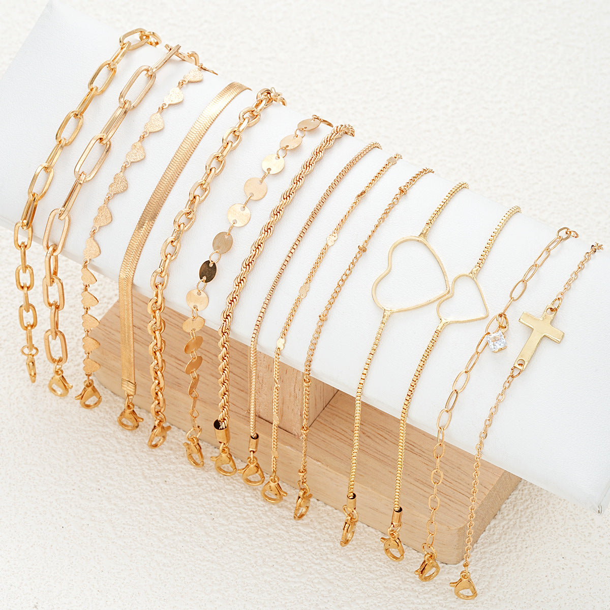 Damen Armband-Kombination mit modischen Herz- und Kreuzdesigns Shop Nory