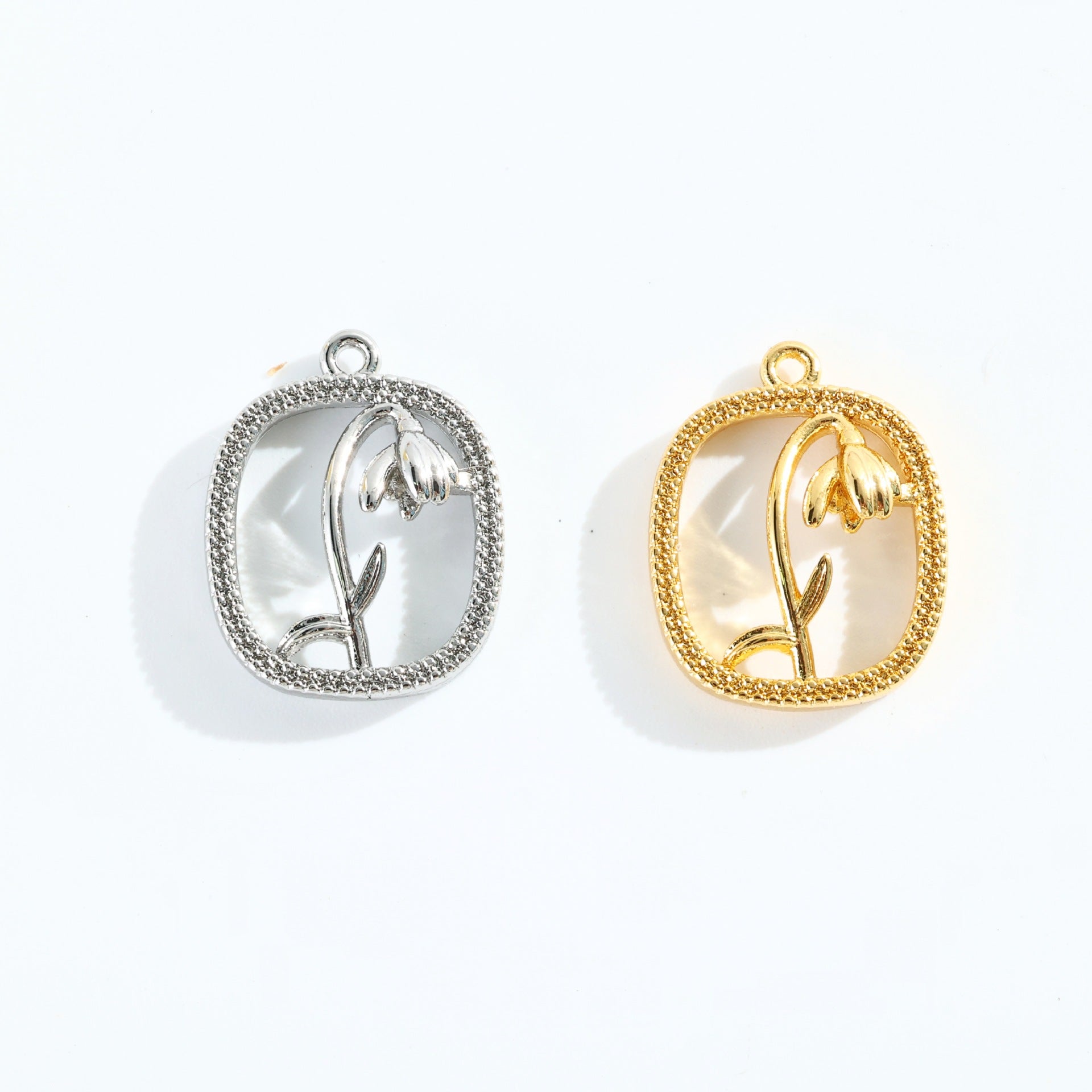 Schmuckanhänger mit floralem Design Shop Nory