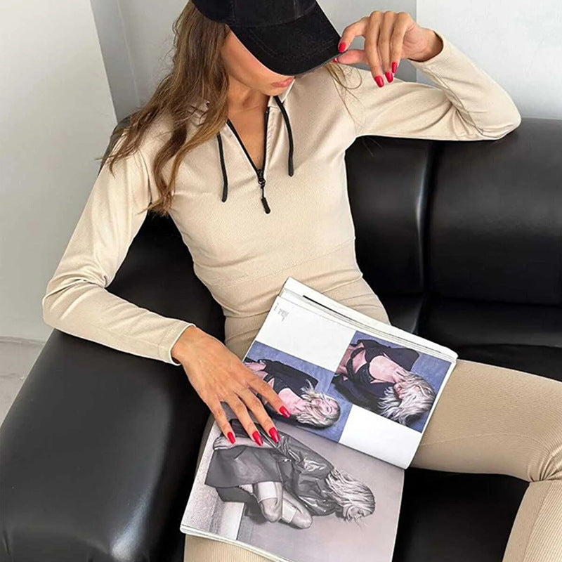 Damen figurnahes Rippjersey-Halbzip-Set mit tailliertem Longsleeve und High-Waist-Leggings Shop Nory