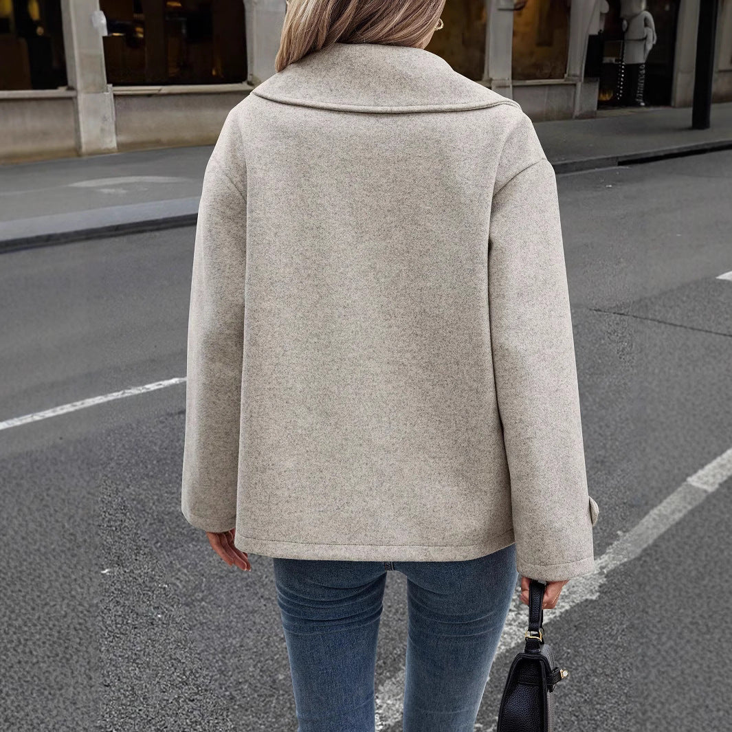 Damen Kurzmantel im Oversize‑Schnitt mit Reverskragen und Zierknopfleiste Shop Nory