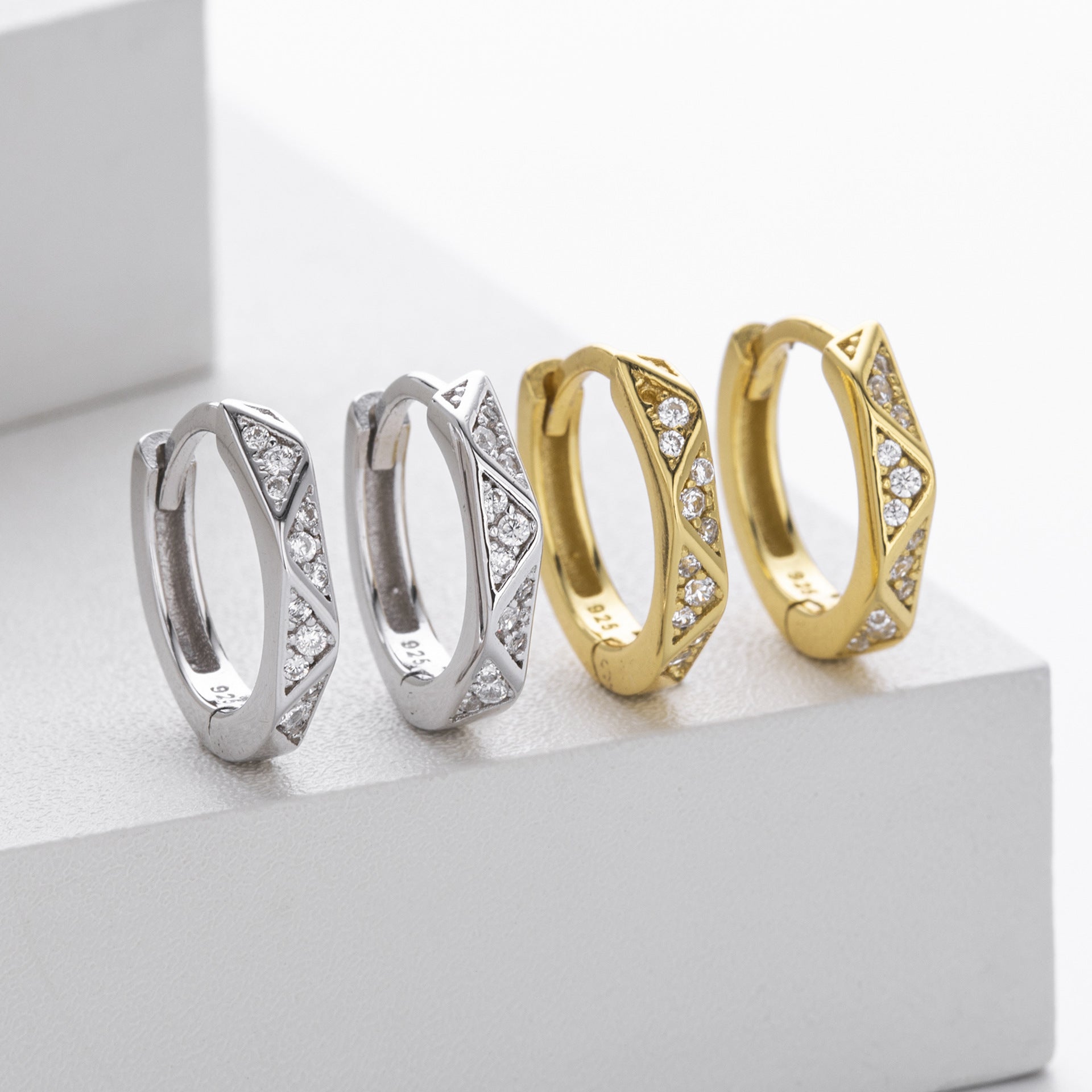 Damen Ohrringe mit funkelnden Zirkonsteinen aus hochwertigem 925 Sterling Silber Shop Nory