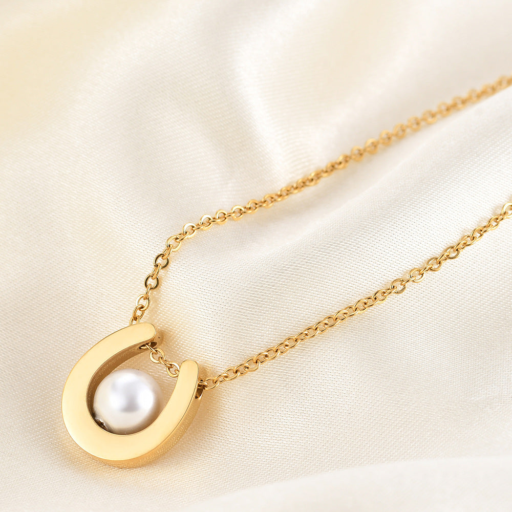 Damen Halskette mit elegantem Anhänger und hochwertiger Perle Shop Nory