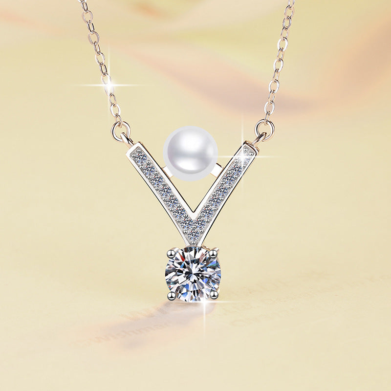 Damen Halskette mit elegantem V-Design und strahlendem Zirkonia Shop Nory