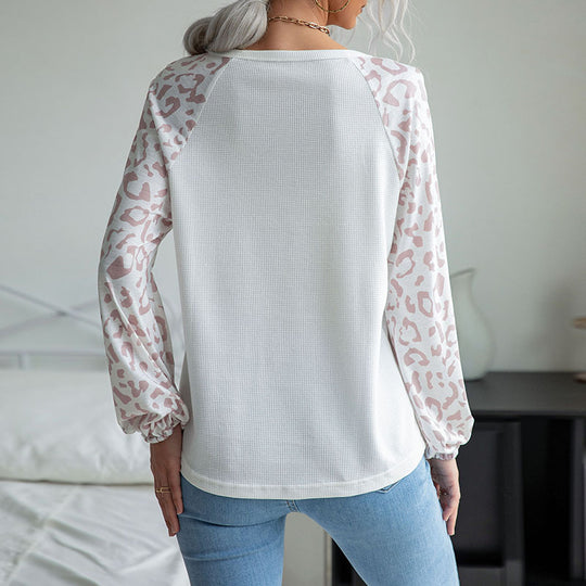 Damen Feinstrick-V‑Neck-Shirt mit Waffelstruktur und Chiffon-Leopardenärmeln Shop Nory