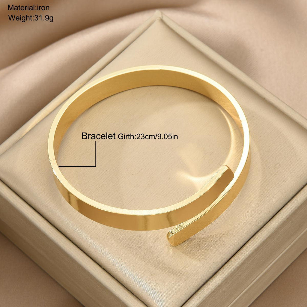 Damen Armreif-Set mit modernen und minimalistischen Designs Shop Nory