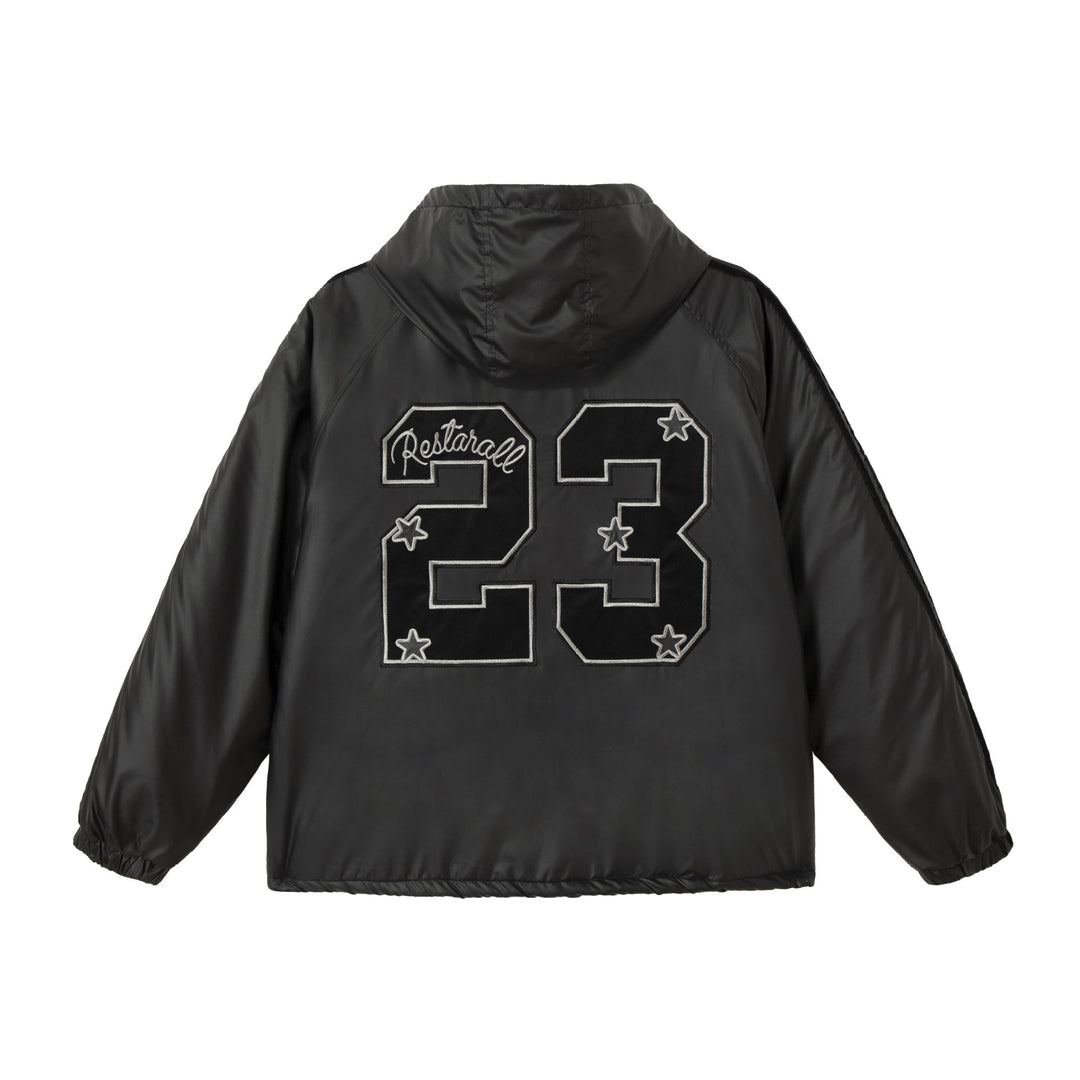 Unisex Boxy‑wattierte Kapuzenjacke mit gesticktem Wappen Shop Nory