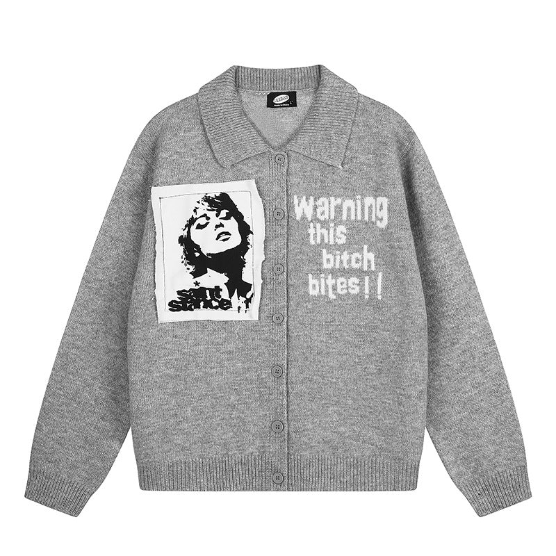 Damen Strick-Cardigan mit Hemdkragen, Knopfleiste und Statement-Patch Shop Nory