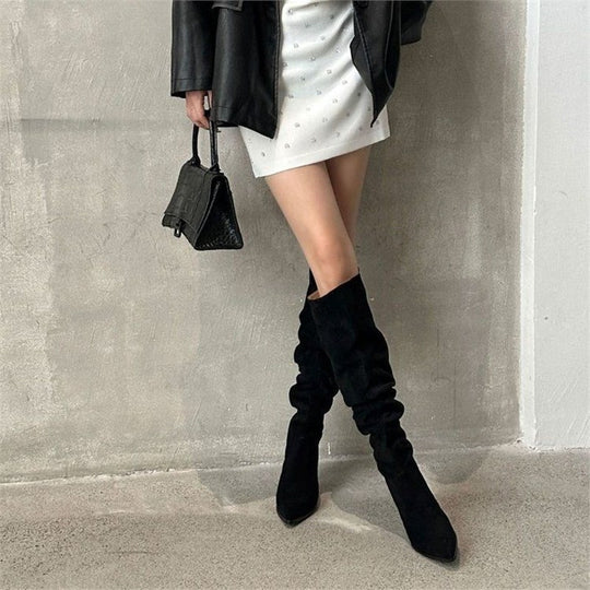 Damen Slouch‑Stiefel aus Wildlederoptik mit spitzer Zehenform und niedrigem Kitten‑Absatz Shop Nory
