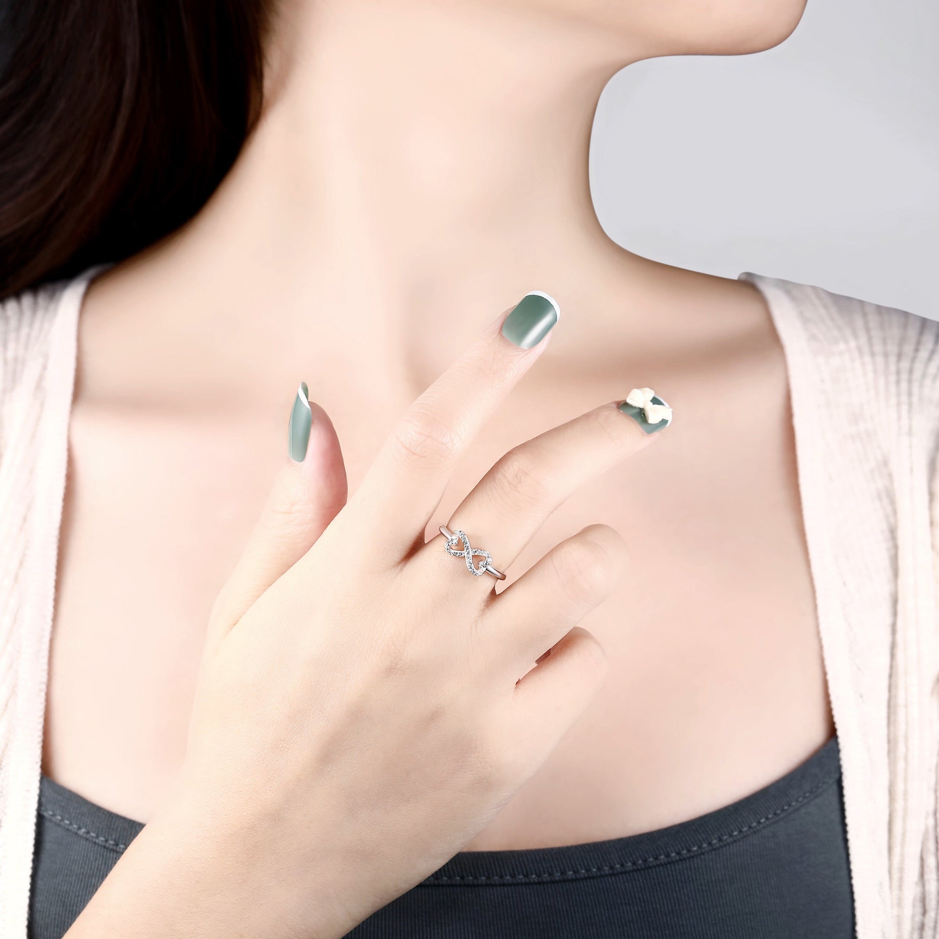 Damen Infinity-Ring mit filigranem Design und funkelndem Zirkonia-Besatz Shop Nory