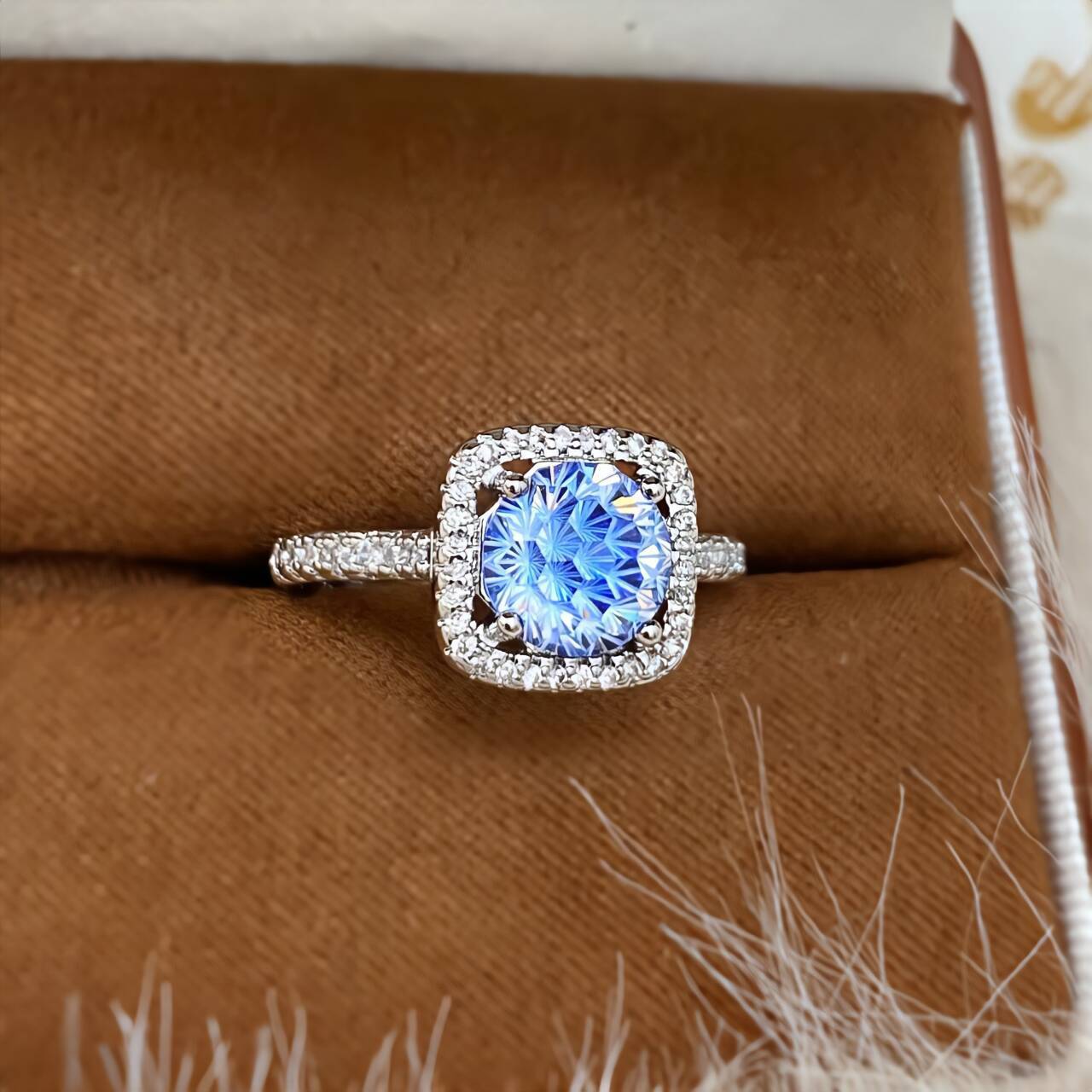 Damen glamouröser Schmuckring mit strahlendem Zirkonia Shop Nory