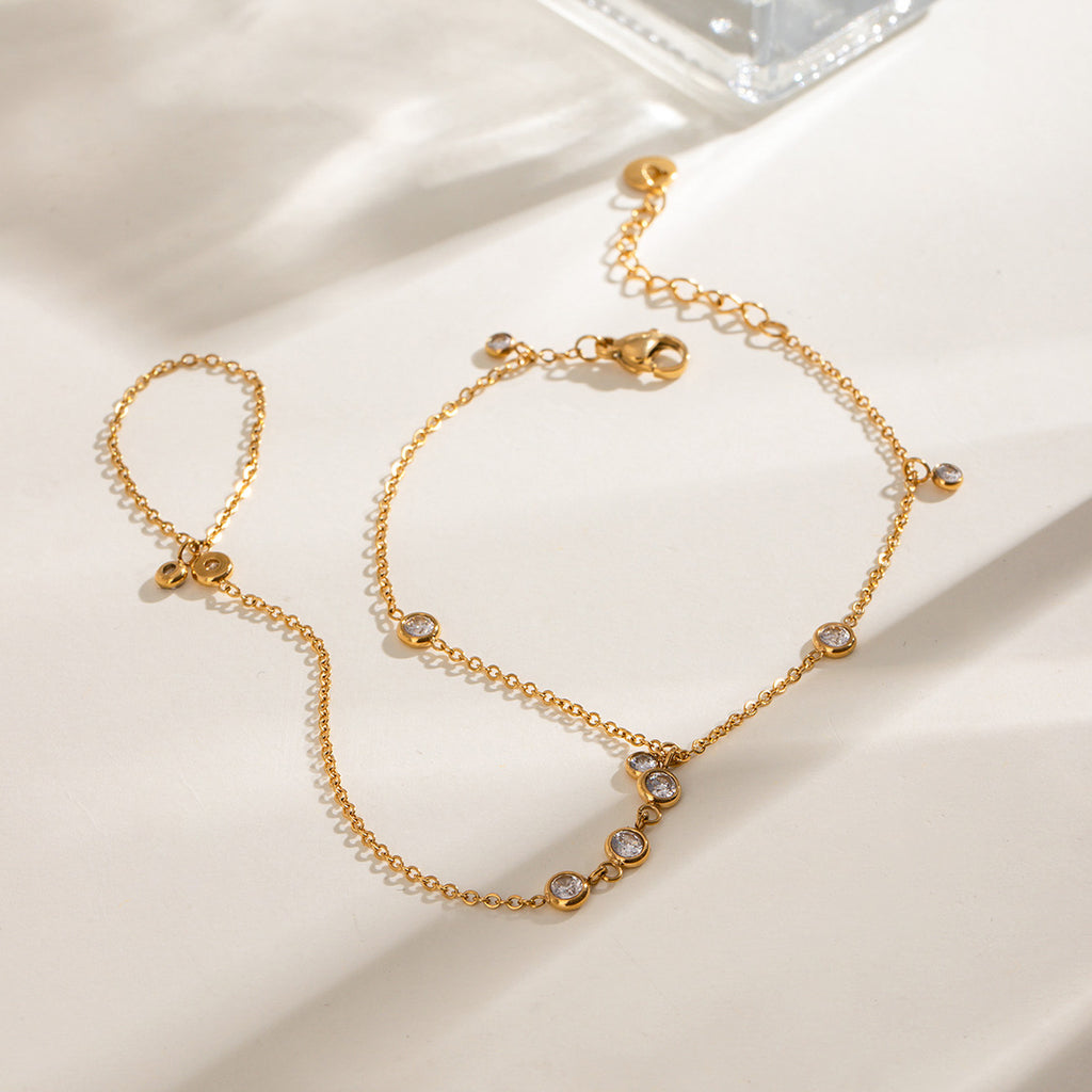 Damen Armband mit funkelnden Zirkonia und hypoallergener Edelstahlverarbeitung Shop Nory
