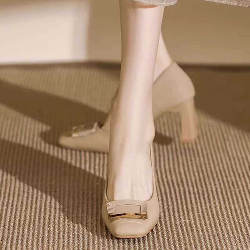 Damen Elegante und komfortable Pumps mit modischer Schnallenverzierung