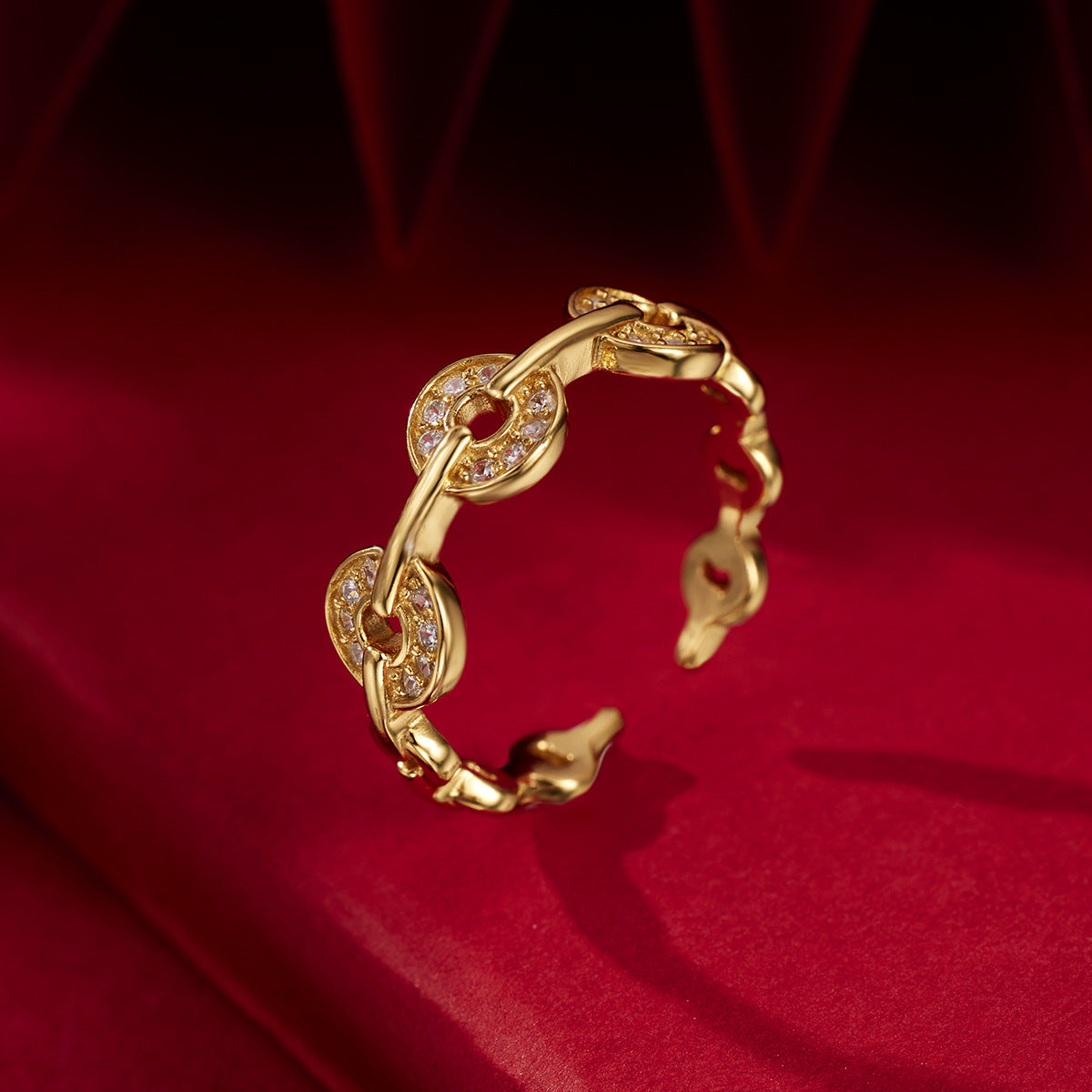 Damen eleganter Ring mit filigranem Design und funkelnden Zirkonia Shop Nory