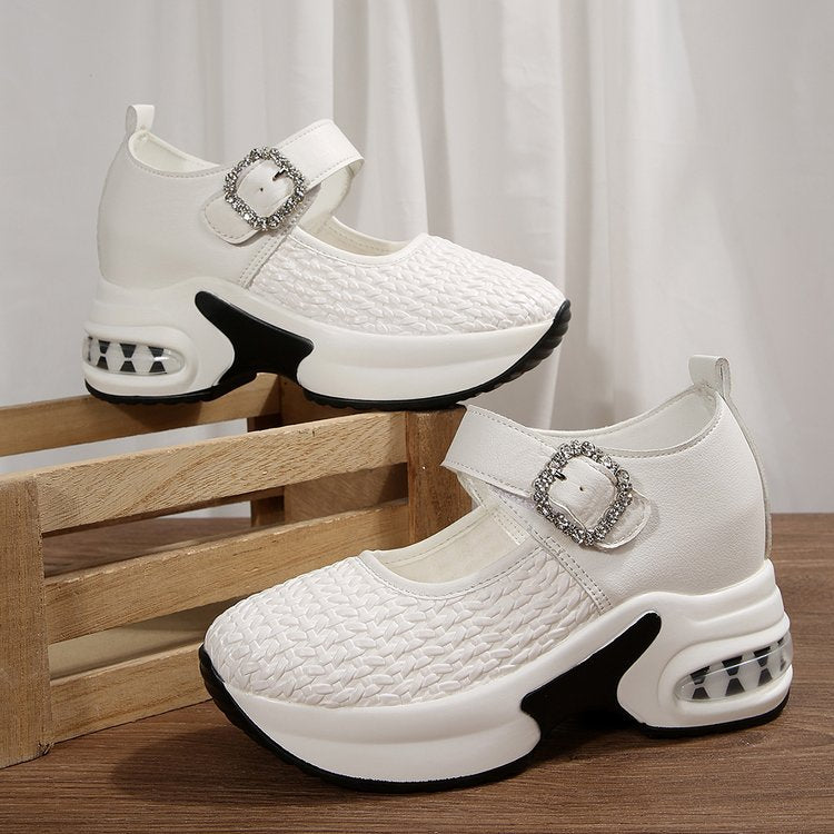 Damen Plateausneaker-Mules mit gestricktem Obermaterial, Schmuckriemen und skulpturierter Luftsohle Shop Nory