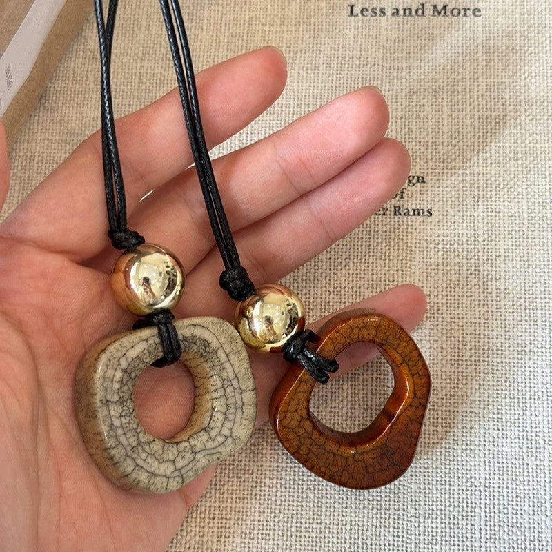 Damen Halskette mit modernem, geometrischem Anhänger und hochwertiger Gliederung Shop Nory