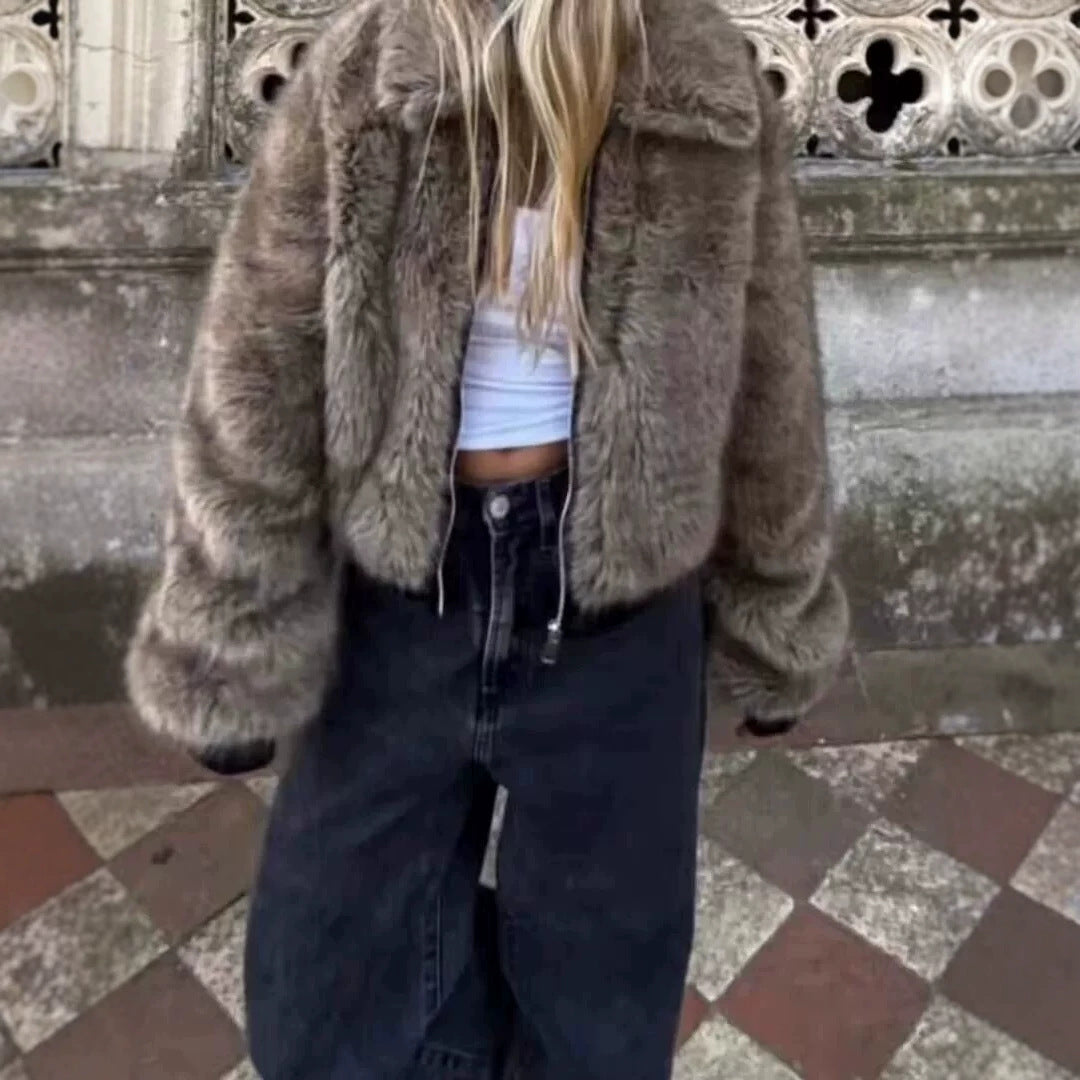 Damen Kurze Kunstpelz-Bomberjacke mit voluminösem Schalkragen und Reißverschluss Shop Nory
