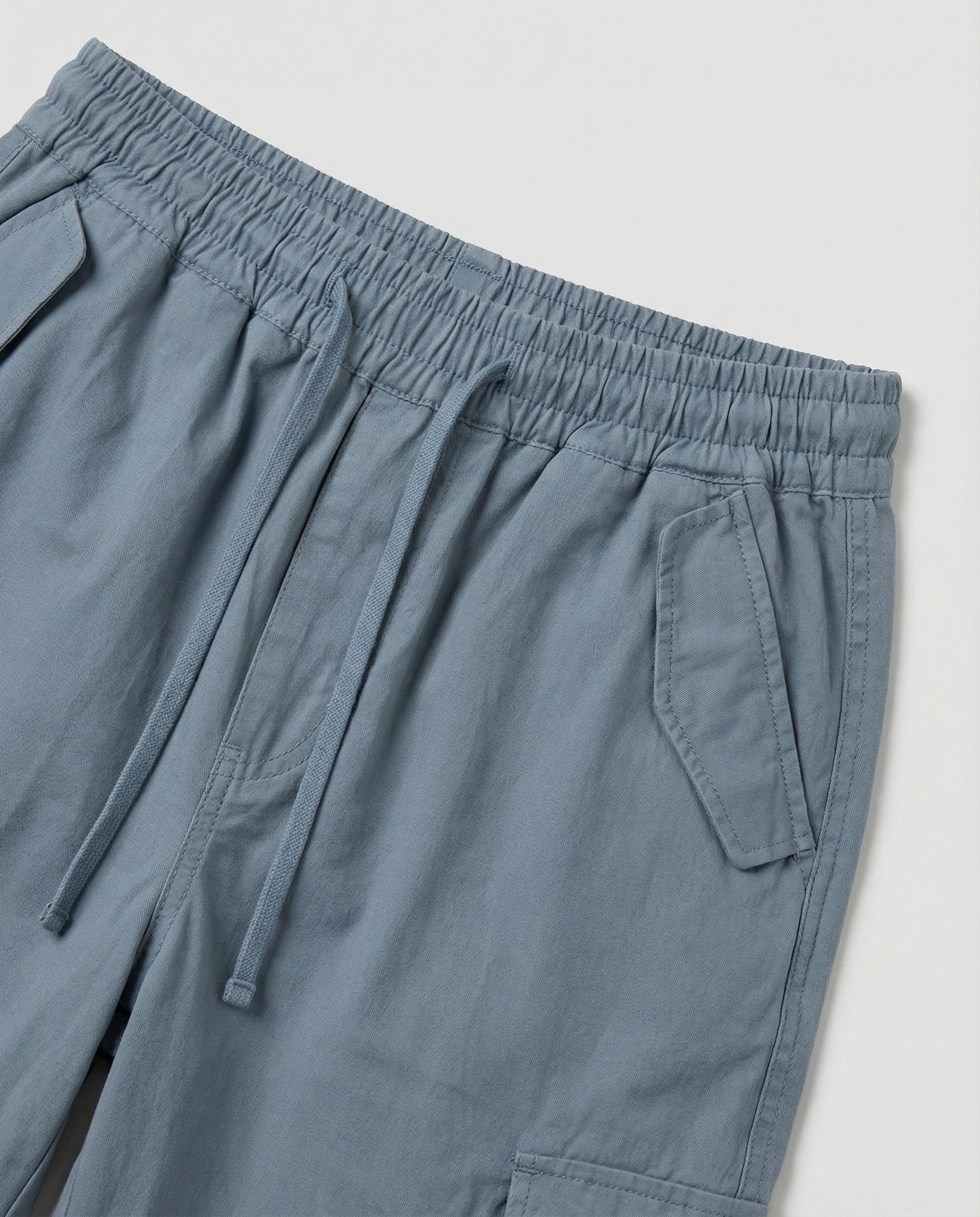 Damen weite Cargo-Hose im Retro-Utility-Stil mit hochgeschnittenem Bund Tunnelzug Mehrfachklappentaschen und verstellbaren Seitenschlaufen
