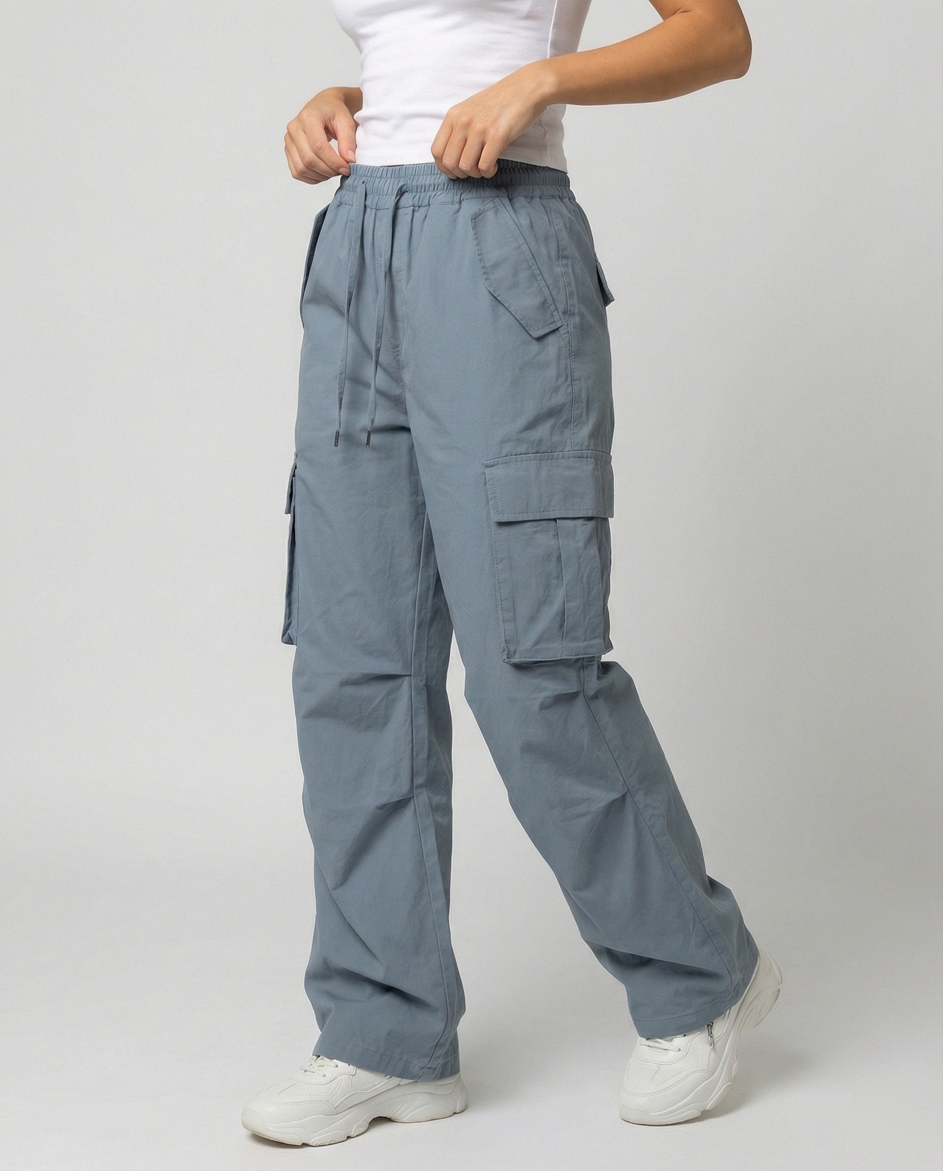 Damen weite Cargo-Hose im Retro-Utility-Stil mit hochgeschnittenem Bund Tunnelzug Mehrfachklappentaschen und verstellbaren Seitenschlaufen