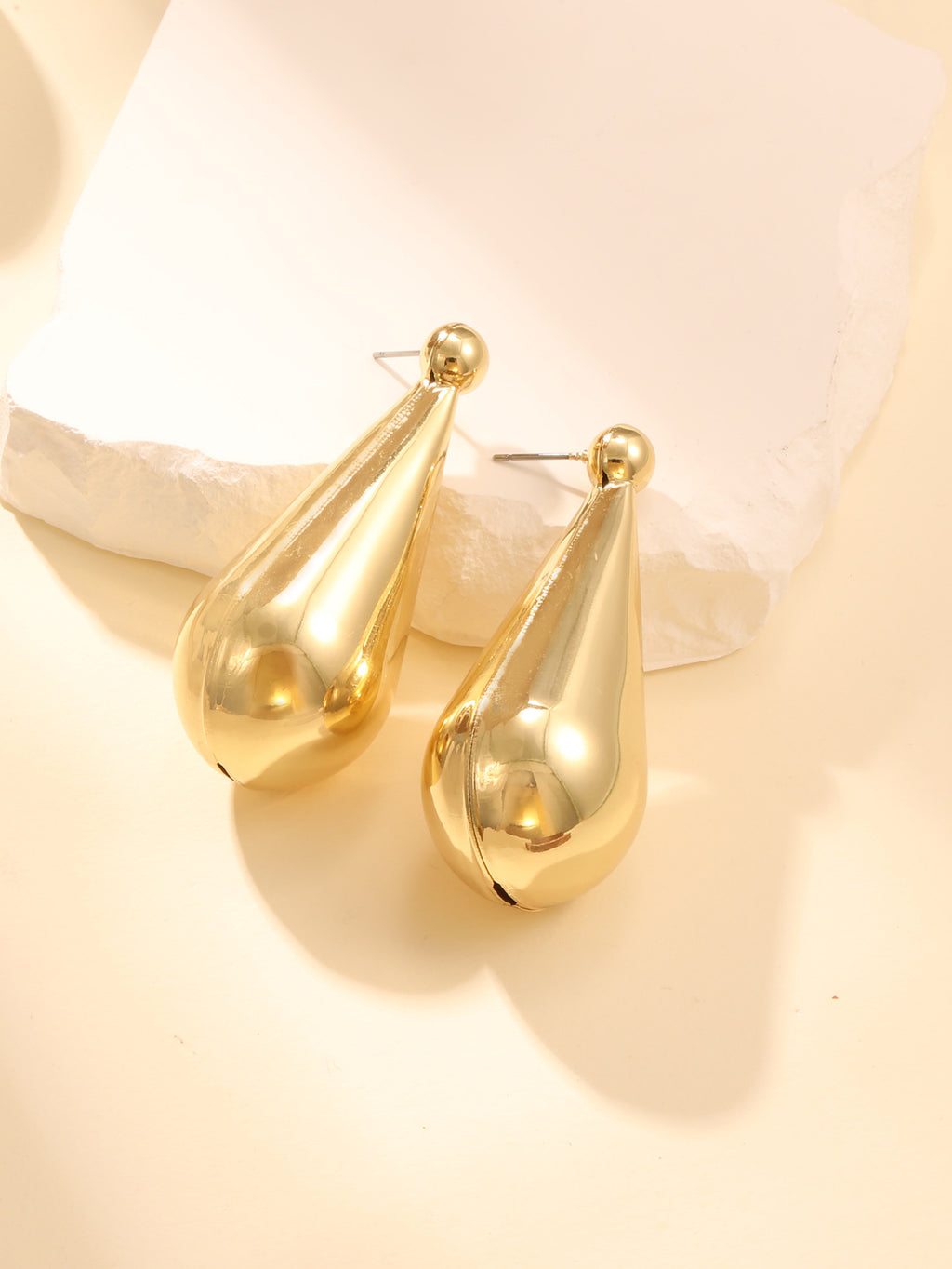 Damen Ohrringe mit elegantem Tropfen-Design Shop Nory